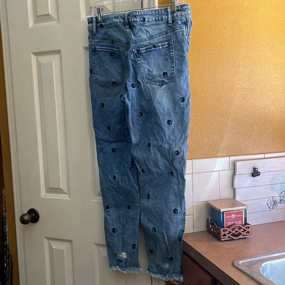 Distressed Denim Jeans - Picture 2 of 8